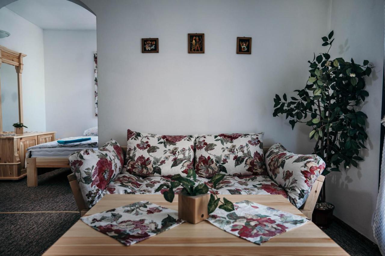 Miedzynarodowe Schronisko Mlodziezowe Ptsm Szarotka Zakopane Exterior foto