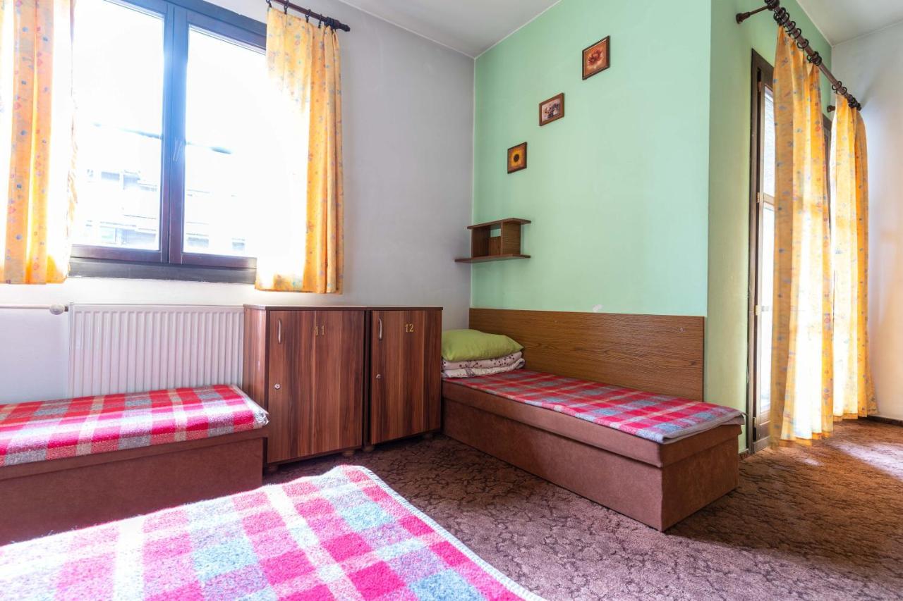 Miedzynarodowe Schronisko Mlodziezowe Ptsm Szarotka Zakopane Exterior foto