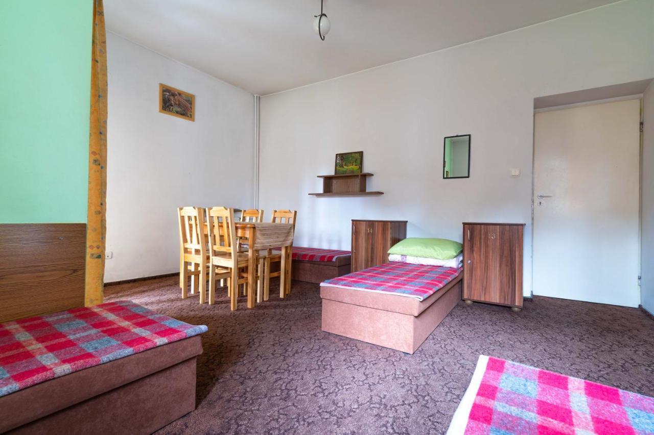 Miedzynarodowe Schronisko Mlodziezowe Ptsm Szarotka Zakopane Exterior foto